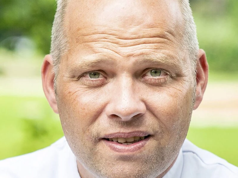 Sander de Hosson Sander de Hosson